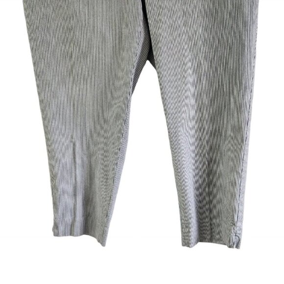 Talbots Signature Women Size 10P 10 Petite Black White Pinstripe Capri Crop Pant - Picture 3 of 6